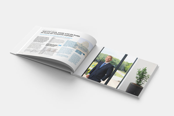 Mock-up binnenwerk Jubileumboek Ofichem-2.jpg